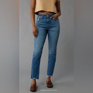 American Eagle Strigid Mom Jeans